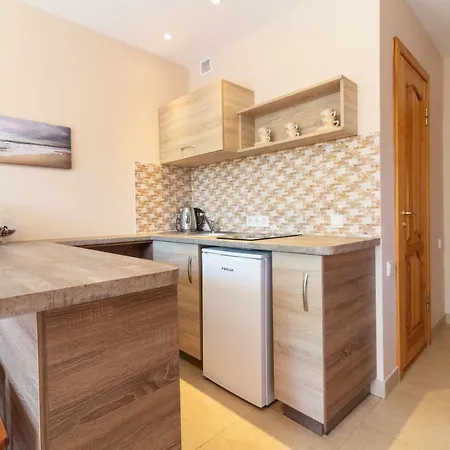 Netoli Juros Паланга