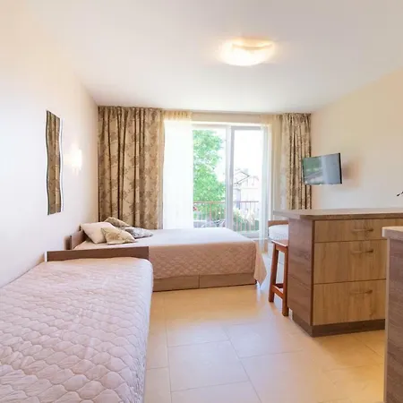 Апартаменты Netoli Juros