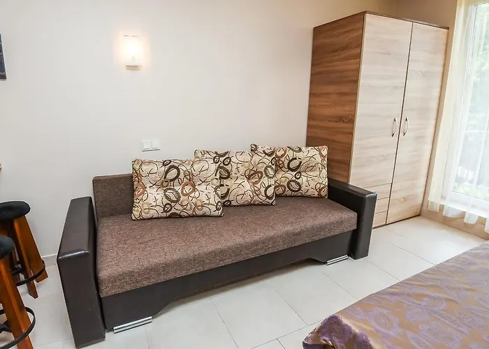 Апартаменти Netoli Juros *