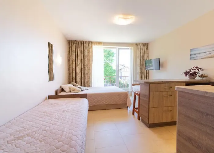 Апартаменти Netoli Juros